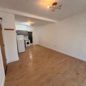 Studio Flat, Norman Avenue, N22 - Photo 3