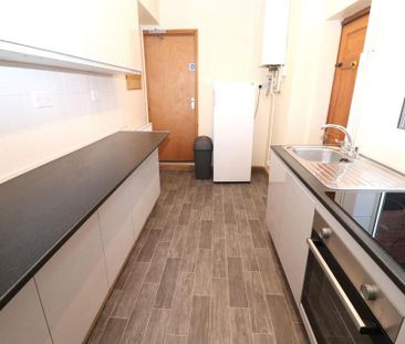 4 bedroom terraced house to rent - Photo 6