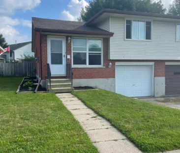 1044 CREE AVENUE — 3 Bedroom - Photo 1