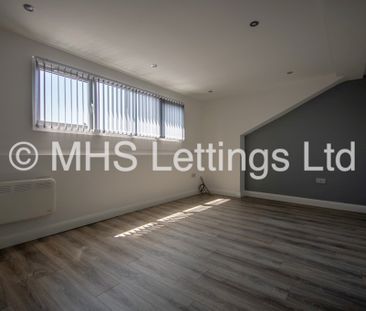 3 Bedroom Penthouse for rent in Raincliffe Street - Photo 5