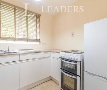 1 bedroom flat to rent - Photo 4