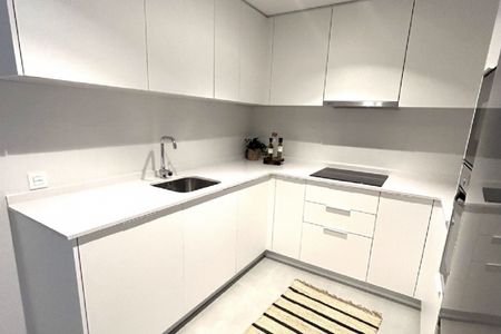 2 Bedroom Apartment For Rent in Nueva Andalucía, Málaga - Photo 2