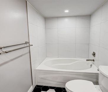 For Lease - 5 Rowntree Road Unit# 1916 Penthouse, Toronto, Ontario - Photo 3