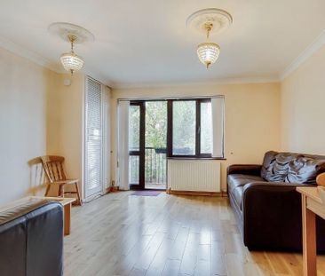 2 Bed Maisonette, Rembrandt Close, E14 - Photo 1
