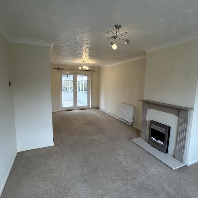 3 bedroom semi-detached house to rent - Photo 1