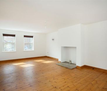 4 bedroom detached house to rent - Photo 3