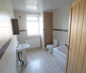 4 bedroom terraced house to rent - Photo 1