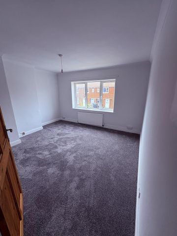 3 bedroom link detached house to rent - Photo 3
