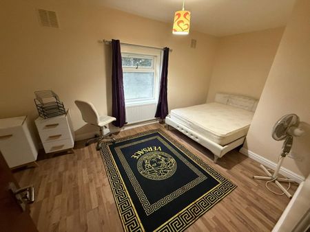 3 Bed Flat, Bristol Road, B29 - Photo 3