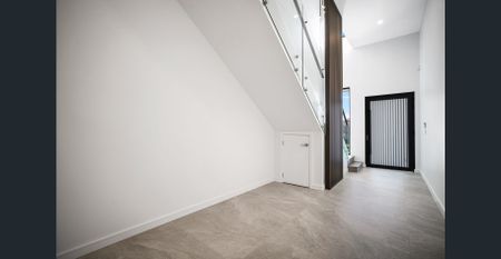 Modern & Contemporary Duplex in Prime Location - Photo 4