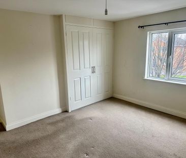 3 bedroom end of terrace house to rent - Photo 4