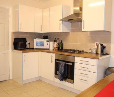 2 bedroom terraced house to rent - Photo 5