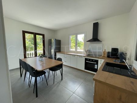 A LOUER - CHAMBRE MEUBLÉE d'environ 11.20 m² - LE TAMPON - 527 € - Photo 4