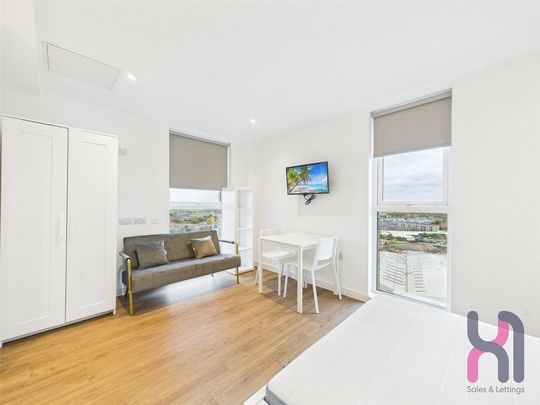 Studio to rent - Photo 1