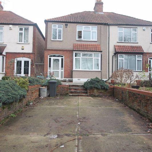 4 bedroom semi-detached house to rent - Photo 1