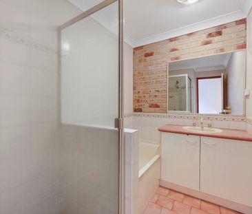 Spacious & Stylish Two-Bedroom Unit on the Fringe of Toowoomba CBD - Photo 3