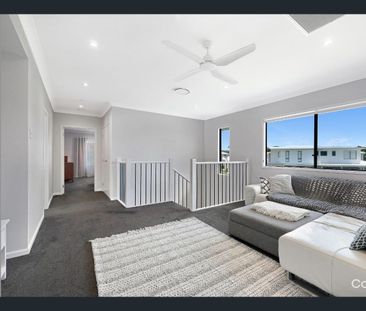 SPACIOUS FAMILY HOME IN POPULAR RIVERINA ESTATE - Photo 5