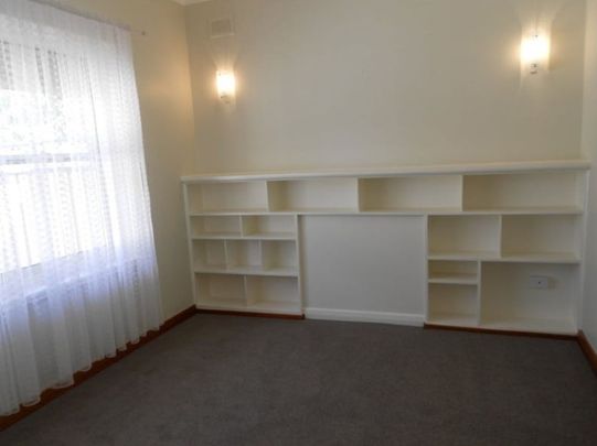 Lovely Three Bedroom Home! - Photo 1