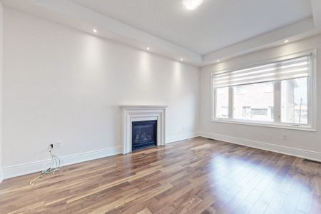 For Lease - 95 Giardina Crescent, Richmond Hill, Ontario - Photo 2