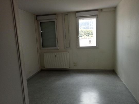 Appartement - T1 - BELLIGNAT - Photo 1