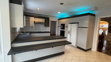 For Lease - 2501 Mississauga Road Unit# Upper, Mississauga, Ontario - Photo 3