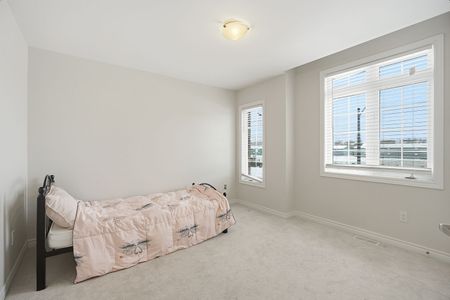 For Lease - 9 Upperview Place, Whitby, Ontario - Photo 4