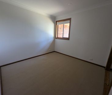 Neat Villa in a Quiet Complex - Photo 5