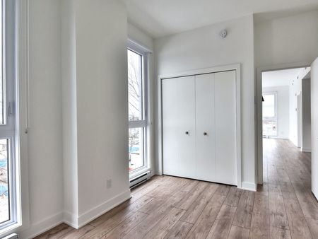 4 1/2 - Photo 2