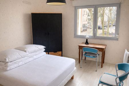 Location Appartement 3 pièces 71m² LYON 3ème - Photo 2