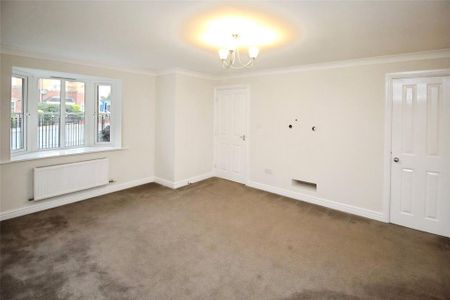 4 bedroom detached house to rent - Photo 3
