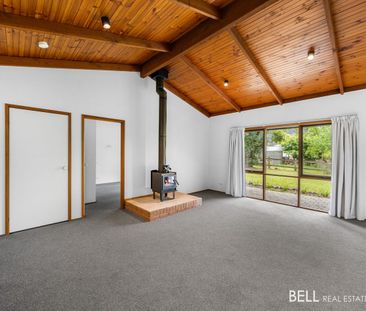 Charming Country Cottage - Photo 2