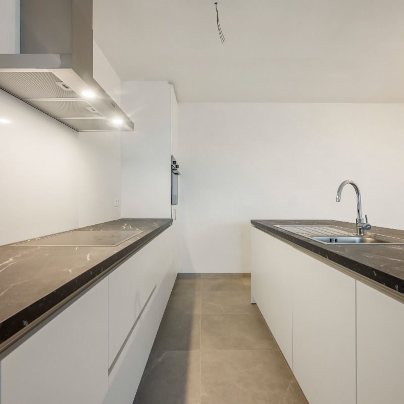 Nieuwbouwappartement met één slaapkamer en een staanplaats - Photo 1