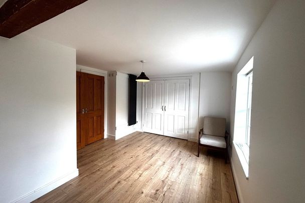 Rossway - Photo 1