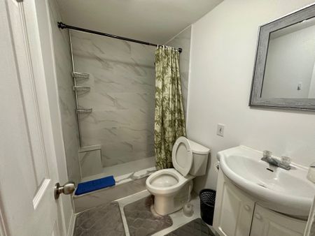 For Lease - 44 Loradeen Crescent Unit# Lower, Toronto, Ontario - Photo 3