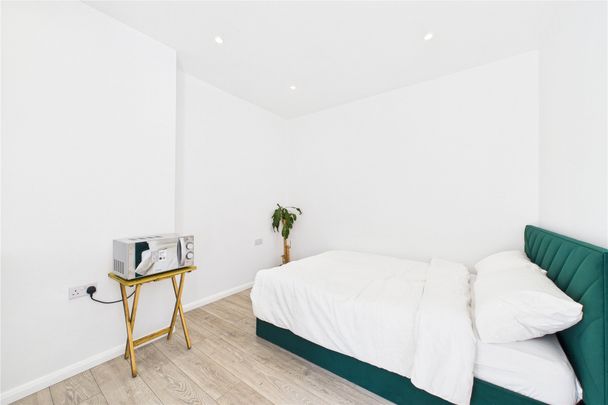1 bedroom Studio in Elm Road, Berkshire - Photo 1
