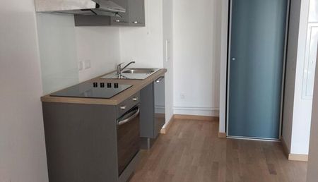 Appartement 1 pièces 41m2 REIMS 620 euros - Photo 3