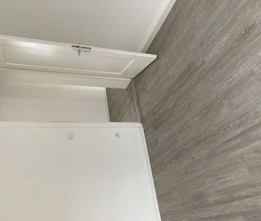 Neu renovierte Dachgeschoss-Wohnung - Photo 2