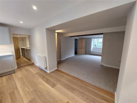 3 bedroom semi-detached house to rent - Photo 4