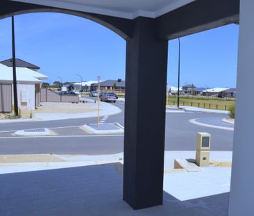 52 Villatella Gardens, Piara Waters, WA 6112 - Photo 5