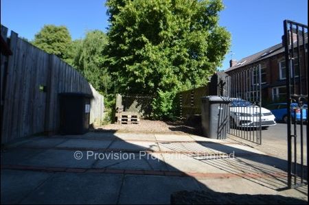 2 Bedroom Flats in Headingley - Photo 2