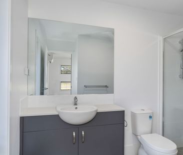 Charming 3-Bedroom Unit in Quiet Greta Location - Photo 4