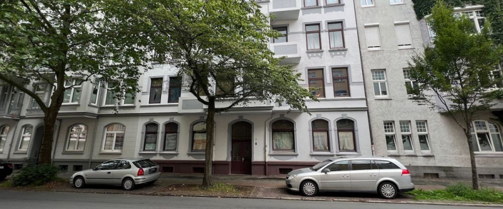 Schicke Altbauwohnung in der Weserstraße - 3 ZKB, zwei Balkone, neues Badezimmer - Photo 1