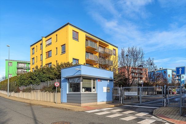 Pronájem bytu 3+kk s terasou, gar. stáním a předzahrádkou v ul. Čistovická, Praha - Řepy - Photo 1