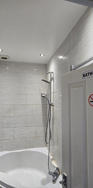 Room in a Shared House, Birchanger Road, SE25 - Photo 1