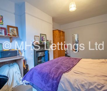 4 Bedroom Semi-Detached House for rent in Ash Road - Photo 6