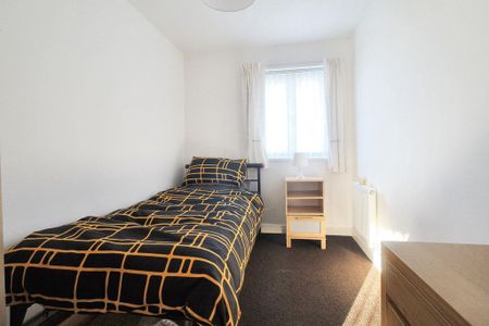 2 bedroom flat to rent - Photo 3