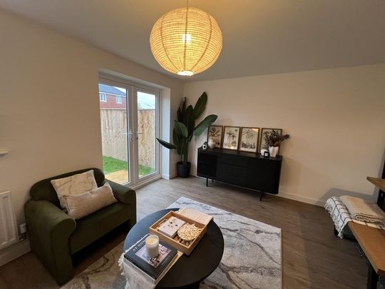 3 bedroom semi-detached house to rent - Photo 1