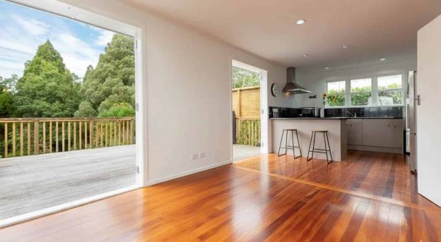 Character, Charm, Location + Study! - Photo 1