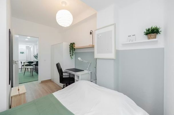 Calle Cristo de la Epidemia, Málaga, Andalusia 29013 - Photo 1