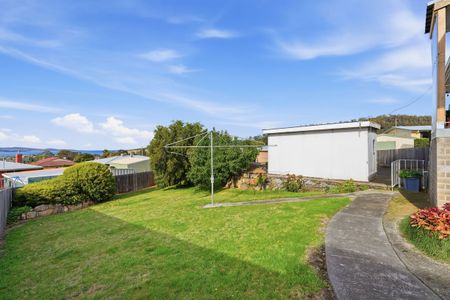 Family Home - Photo 5